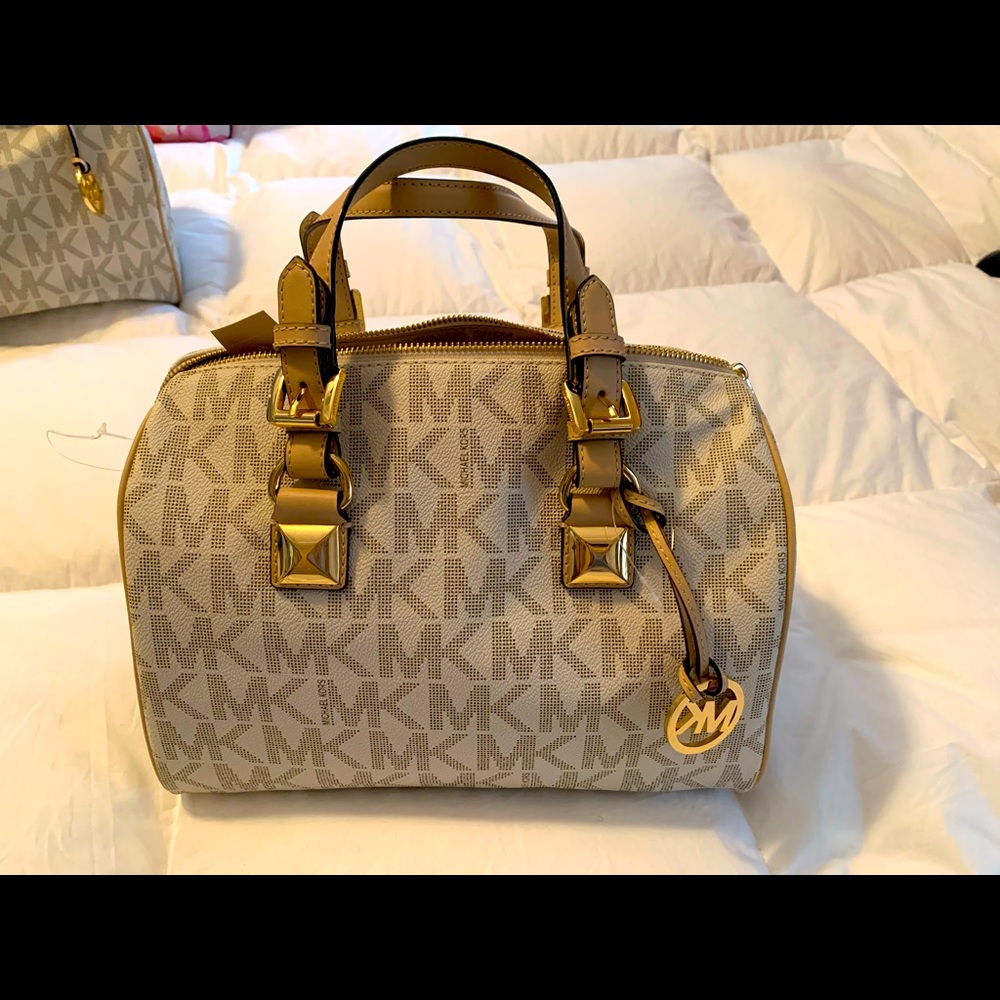 MK Vanilla MD Satchel